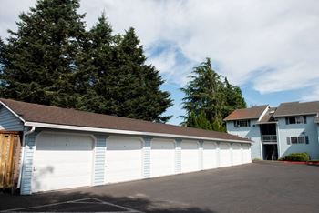 Universally attached and detached garages